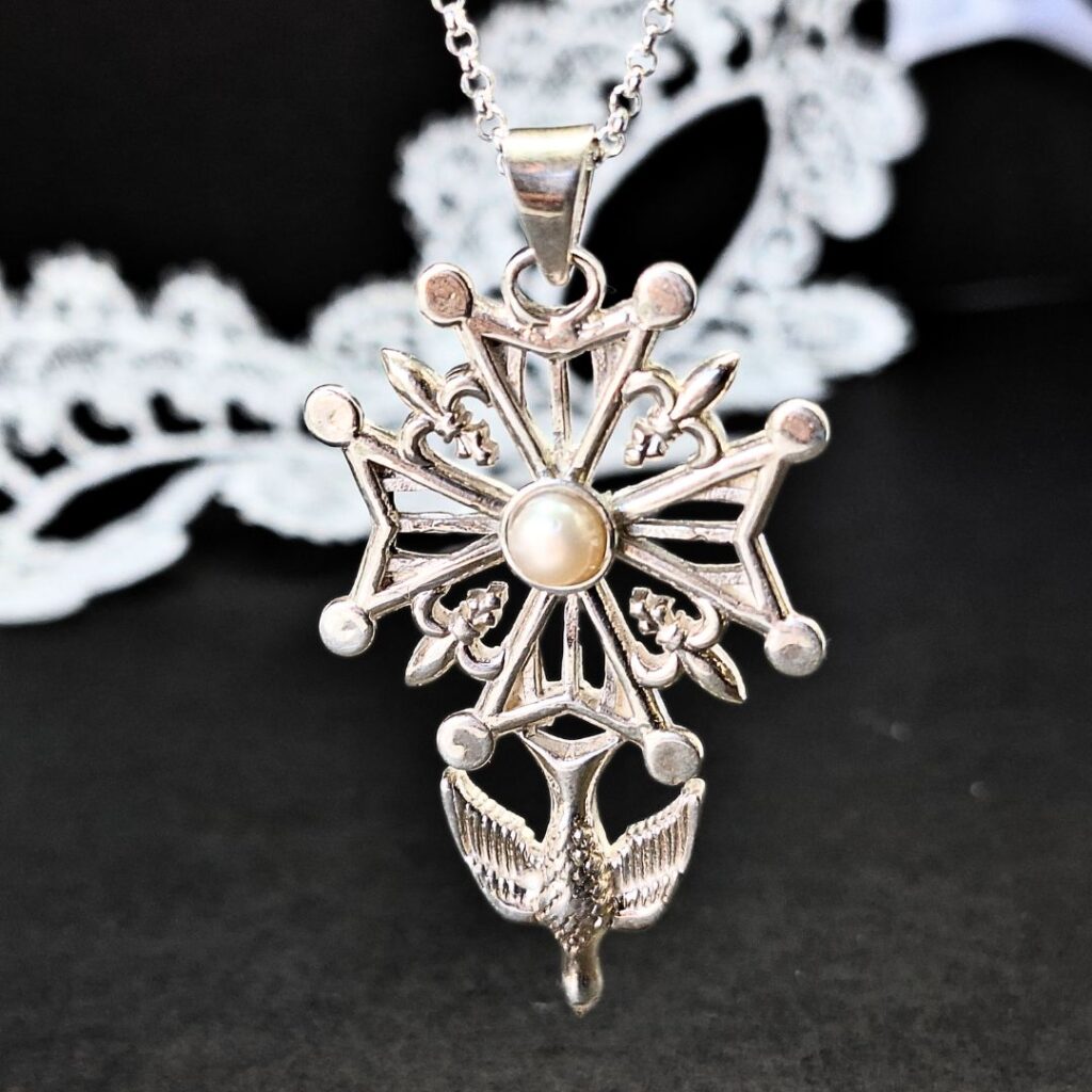 Pearl Hugenote Cross only one