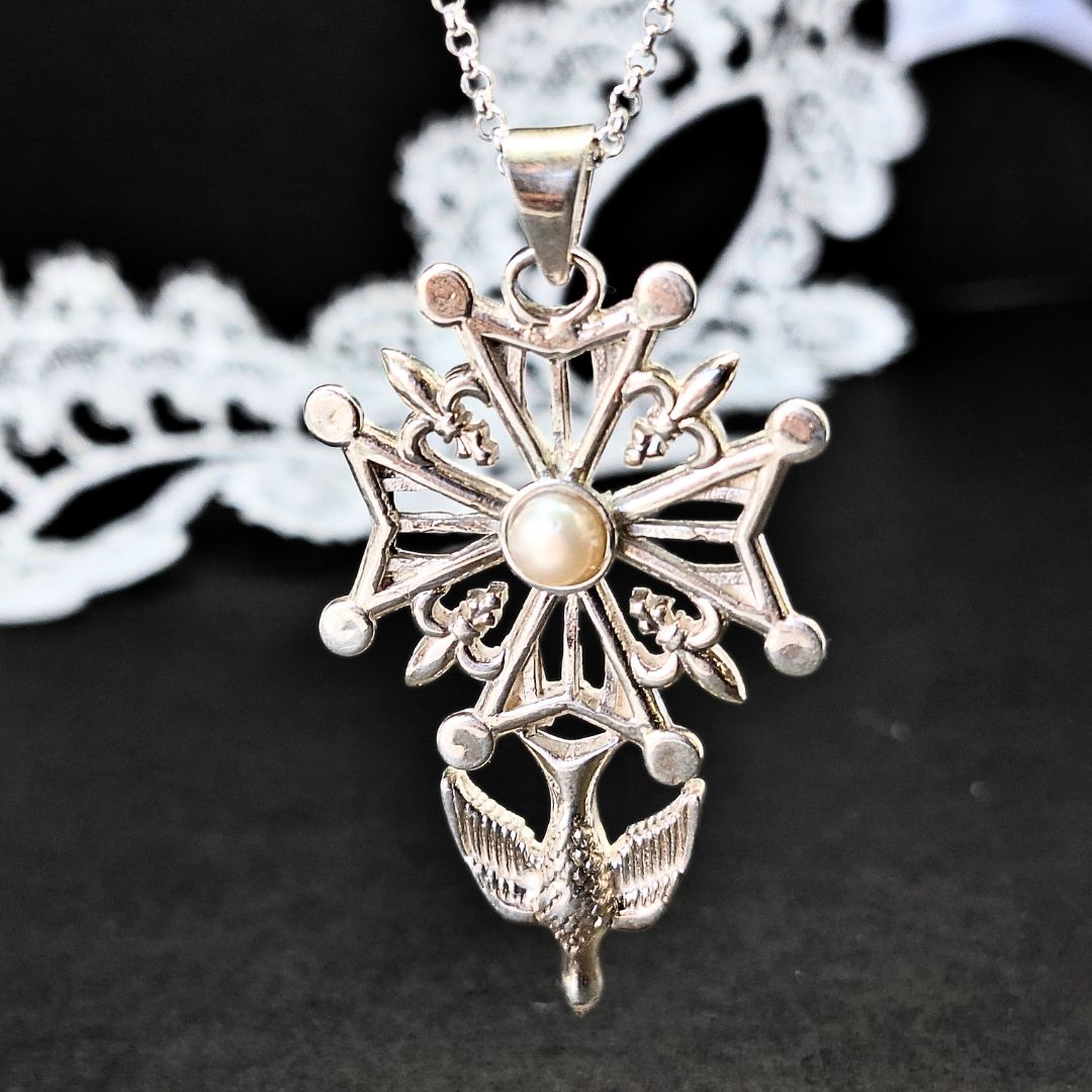 Pearl Hugenote Cross only one
